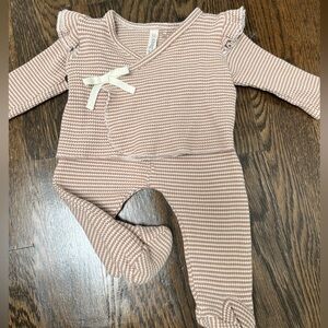 Snug baby girl layette set. 6-9m